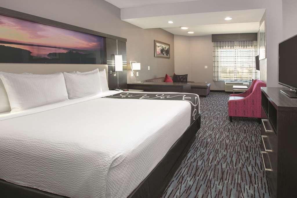 Отель La Quinta By Wyndham Amarillo Airport Номер фото