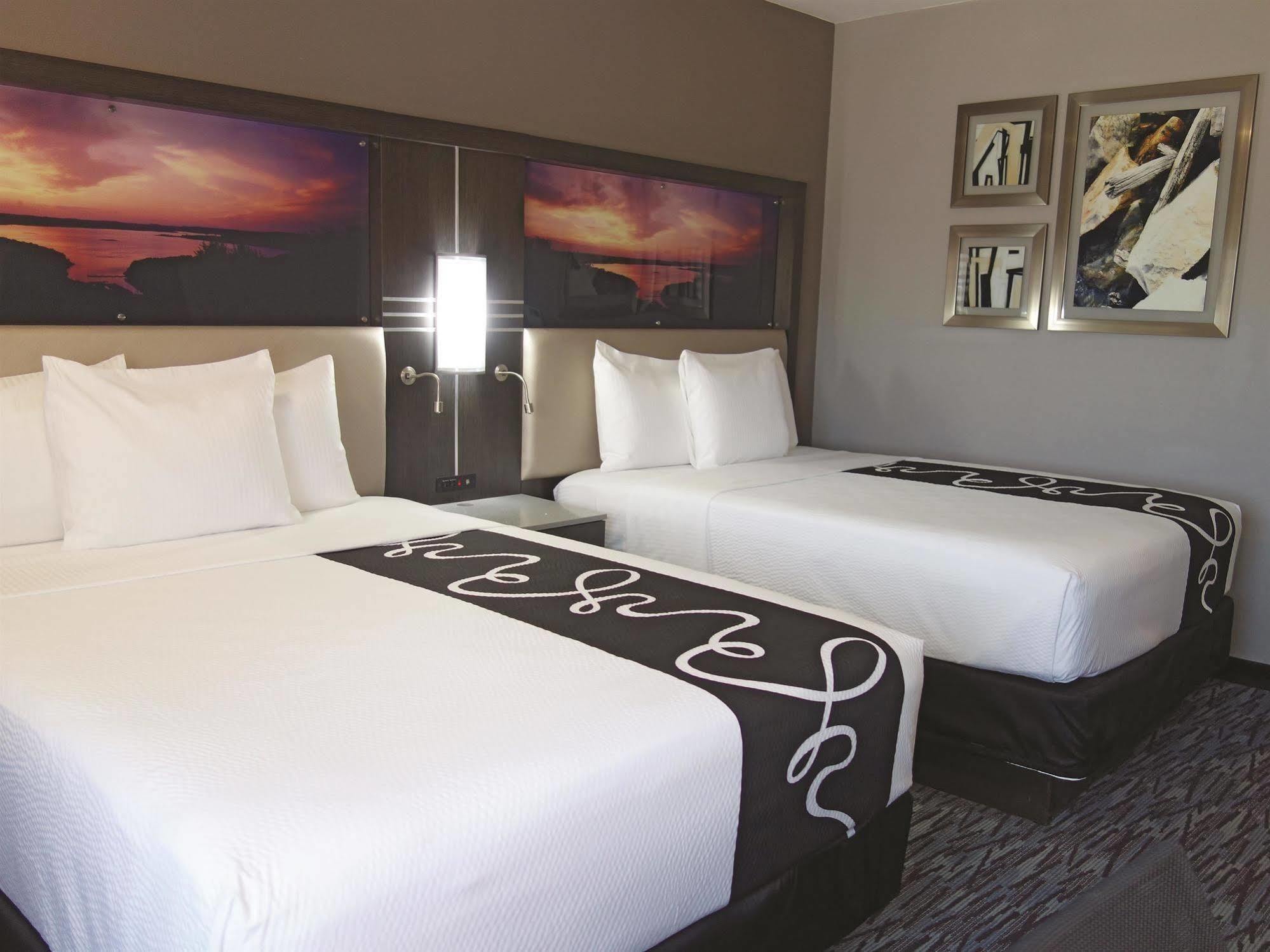 Отель La Quinta By Wyndham Amarillo Airport Экстерьер фото