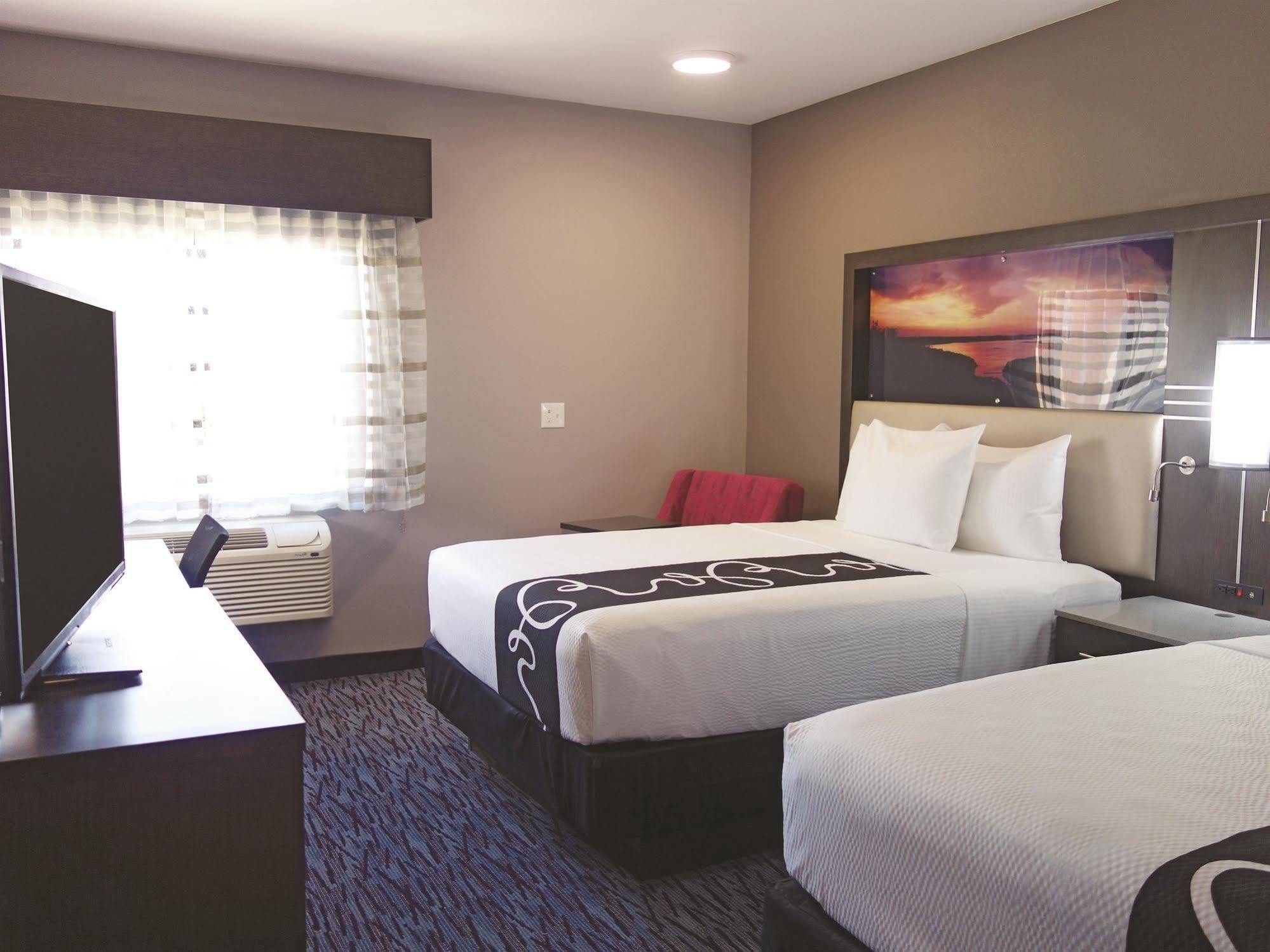 Отель La Quinta By Wyndham Amarillo Airport Экстерьер фото