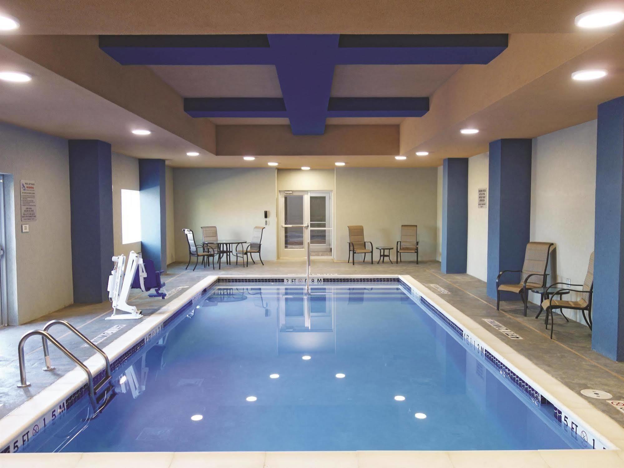 Отель La Quinta By Wyndham Amarillo Airport Экстерьер фото