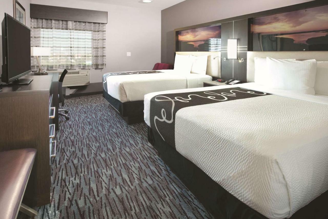 Отель La Quinta By Wyndham Amarillo Airport Экстерьер фото