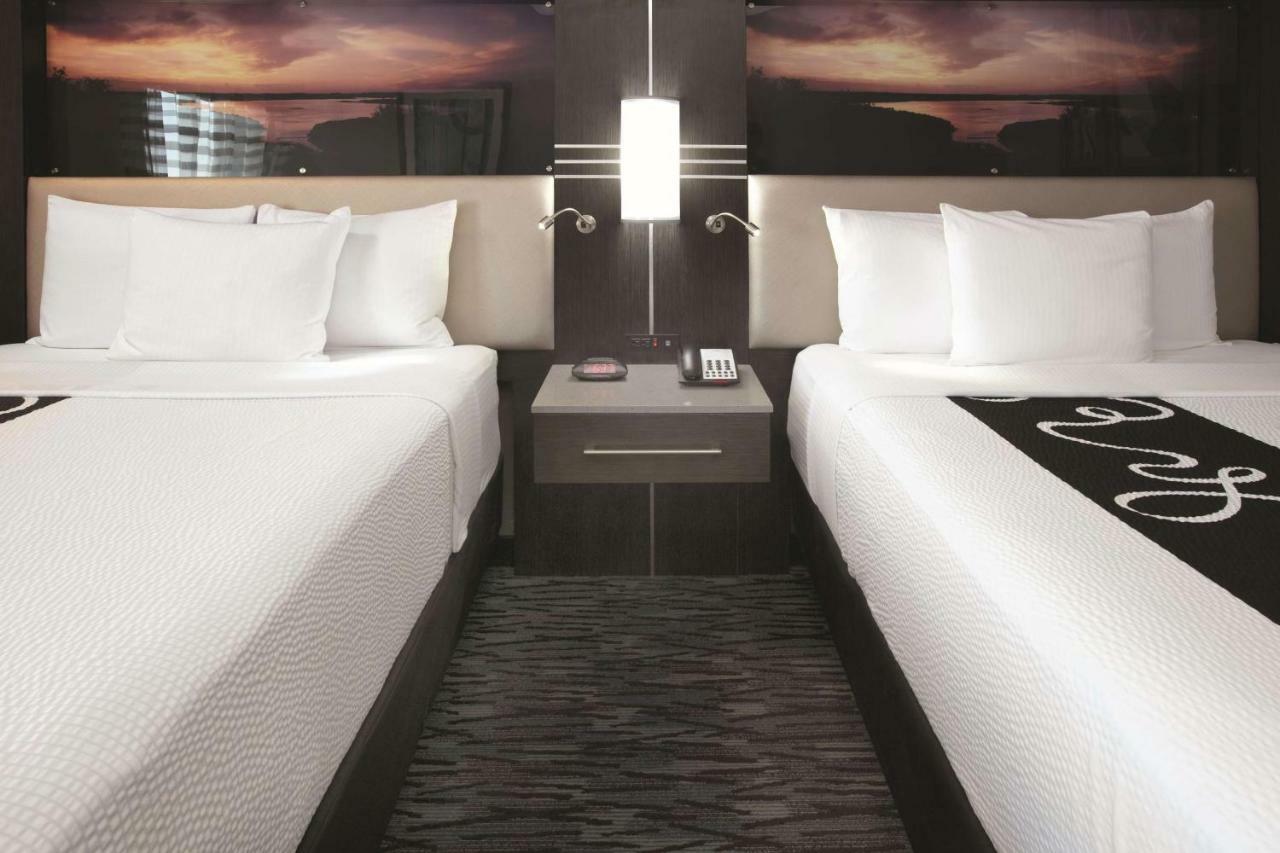 Отель La Quinta By Wyndham Amarillo Airport Экстерьер фото
