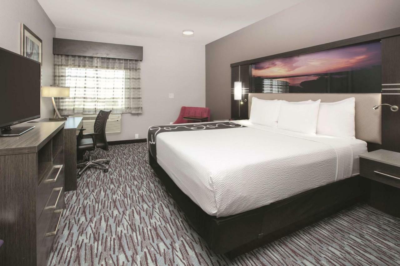 Отель La Quinta By Wyndham Amarillo Airport Экстерьер фото